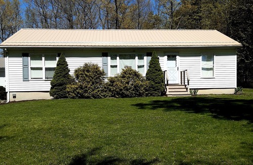 Town of Torrey House | Shady Trail Lodge