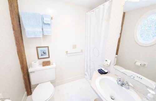 Enfield Bed & Breakfast | Shaker Room: dreamy queen size bed & private bath in historic B&B