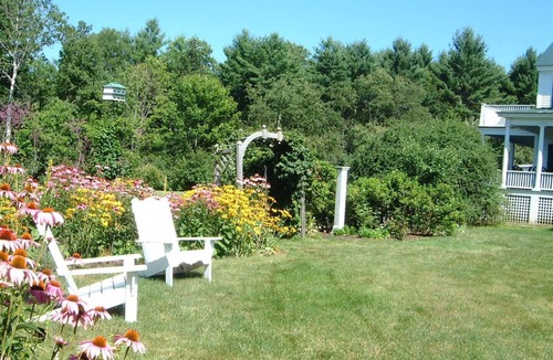 Enfield Bed & Breakfast | Shaker Room: dreamy queen size bed & private bath in historic B&B