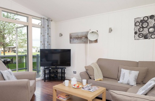 Tiddington Ski Chalet | Shakespeare Lodge Pet Friendly