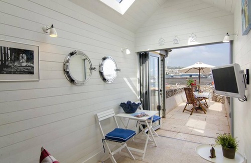 Shaldon House | Shaldon Beach Hut 2 - One Bedroom House, Sleeps 4