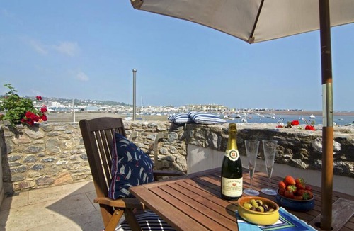 Shaldon House | Shaldon Beach Hut 2 - One Bedroom House, Sleeps 4