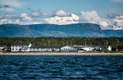 Cow Head Hotel | Shallow Bay Motel & Cabins Conference Centre