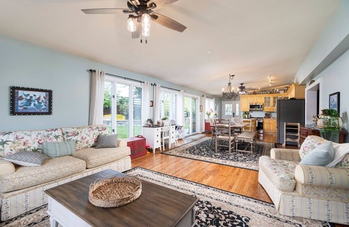 Swoope House | Shalom at Shenandoah: Pool & 15 Mins to Downtown