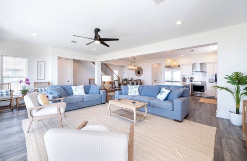 Miramar House | Shalom at the Beach · Relax & Unwind