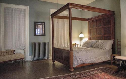 Ranshaw House | Shamokin Bed and Breakfast