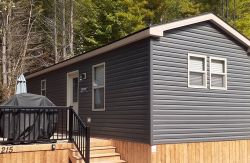Washago House | Shamrock Bay Resort Cottage