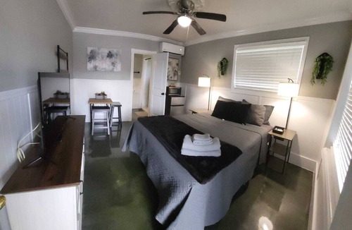 Ocala Hotel | Shamrock Cove Inn