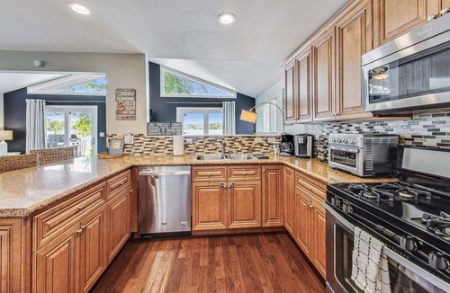 Delavan Lake Cottage | Shanahan Shores | Delavan Lakefront Cottage