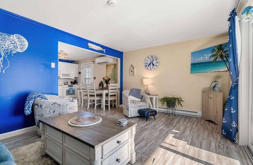 Hampton Condo | Shangri-La Escape | Steps to Beach and Marina | AC