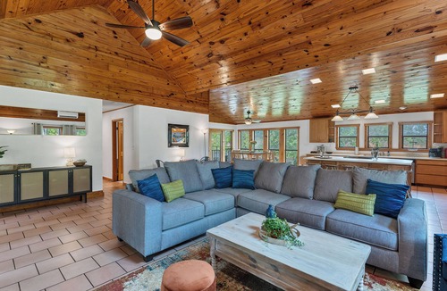 New Braunfels House | Shangrila - peaceful getaway on Lake McQueeney
