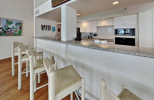 Pirates Beach House | ShangriLaLa by Ryson Vacation Rentals