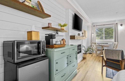 Bellaire Condo | Shanty Creek Studio, King Bed, Pool & Beach