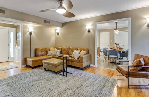 Summerville House | Share-in Dipity Refined 4 bedroom house w/ a pool