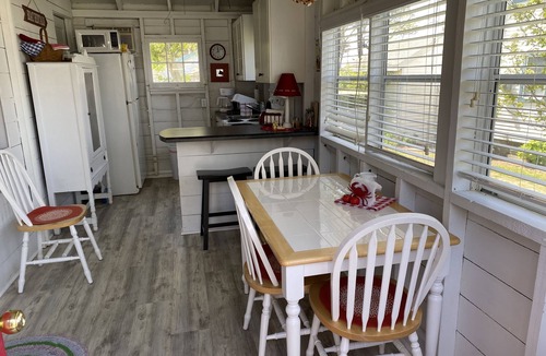 Silver Beach Cottage | Share Splendid Sunsets Over the Beautiful Chesapeake Bay!