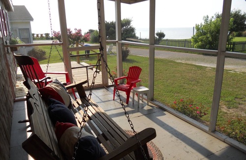 Silver Beach Cottage | Share Splendid Sunsets Over the Beautiful Chesapeake Bay!