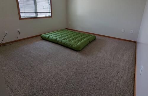 Mankato Apartment | Shared apartment, queen air mattress