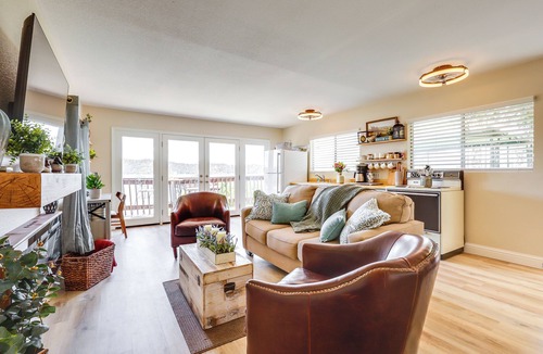 Wilbur Springs House | Shared Boat Dock at Clear Lake Couple’s Retreat