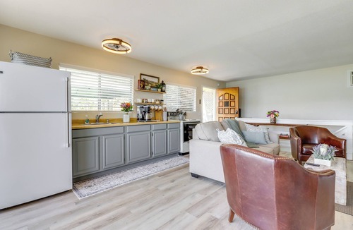 Wilbur Springs House | Shared Boat Dock at Clear Lake Couple’s Retreat