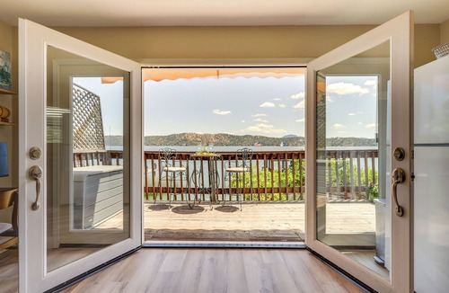 Wilbur Springs House | Shared Boat Dock at Clear Lake Couple’s Retreat
