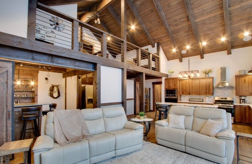 Cle Elum House | Shared Game Room: Dazzling Cle Elum Home