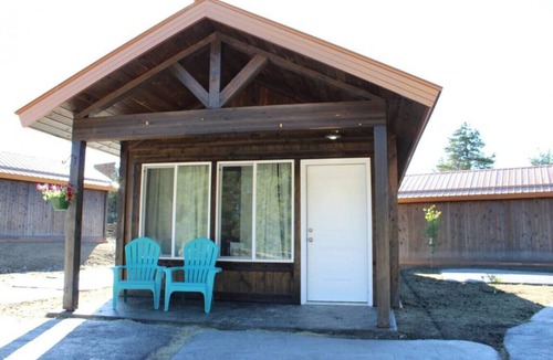 Island Park Ski Chalet | Shared Hot Tub, 2 Queen Beds, WIFI, full bathroom