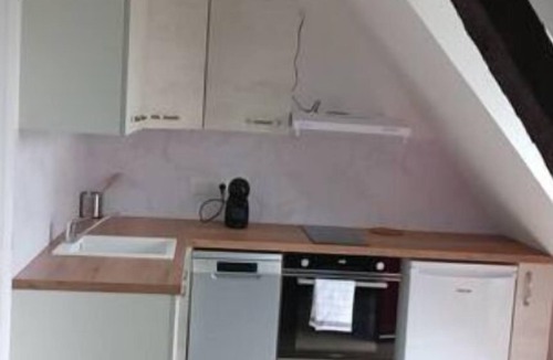 Beauvais Apartment | Shared house - Studio floor