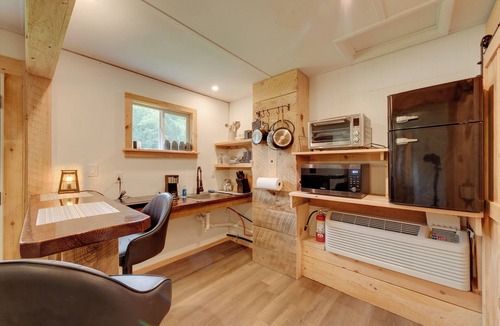 Hillsgrove Cabin | Shared Perks: Deluxe Cabin B at Elk Creek Escape!