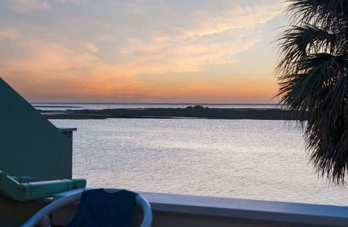 Corpus Christi Condo | Shared Pool, Fishing, Games w/Boat Parking!