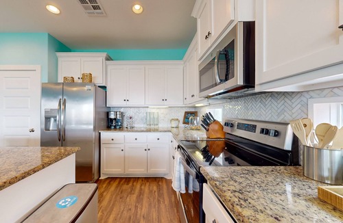 Bella Vista House | Shared Pool, Hot Tub, Pet Friendly