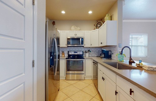 Safe Harbor House | Shared Pool, Near Beach, Golf Cart Access