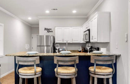 Gruene Condo | Shared Pool | Near Gruene Hall & Schlitterbahn