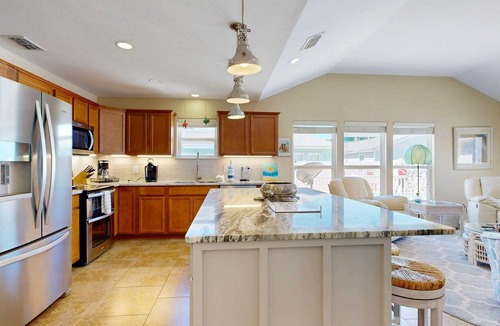 Safe Harbor Condo | Shared Pool, Pet Friendly, Minutes to the Beach