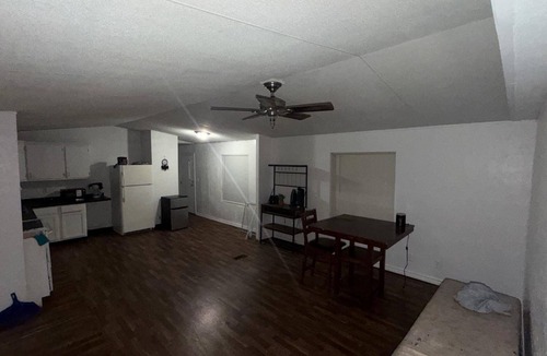 Port Neches House | Shared rooms for workers close to the refineries