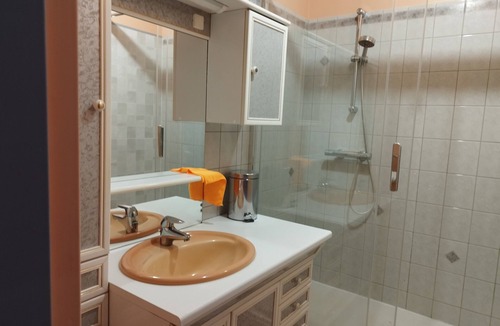 Nogent-sur-Oise Apartment | Shared rooms