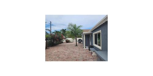 Parker Ridge House | Shared Space in SoSo Coastal Retreat