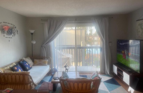 Federal Way House | Shared Space with Private room in Beautiful Lakefront Apartment