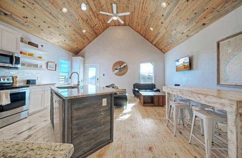 Flour Bluff House | Shared Waterfront Pool and Boat Dock, Balcony w/View | Yellowfin by AvantStay