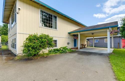 University Area Apartment | Shared Yard and Fire Pit Airy Anchorage Apt!