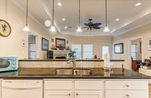 Gilchrist House | Sharky Fin's II-Beach Front-Cozy, 3 bedroom, 3 bath home that sleeps 9.