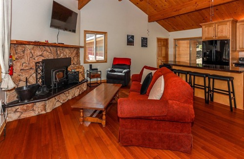 Whispering Forest Cabin | Shasta Mountain Cabin#1916