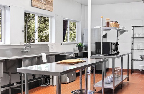 McCloud Cabin | Shasta View Lodge - Cedar Cabin