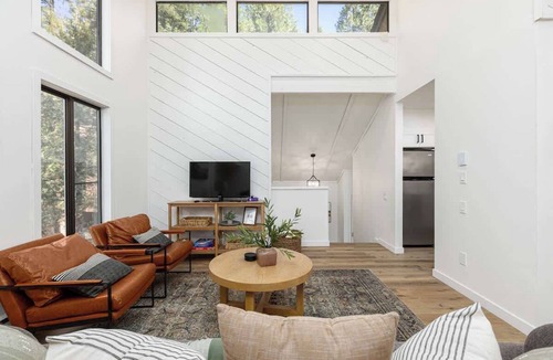 Shaver Lake Condo | Shaver's Modern Forest Retreat-Pool & Spa