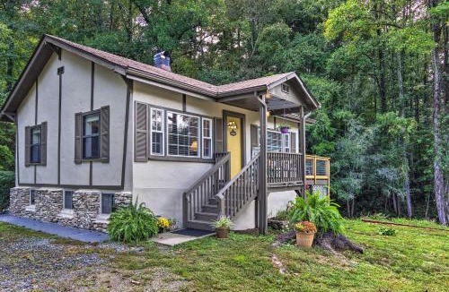 Hendersonville House | Shaw Creek Cottage w/Fire Pit & Forest Views