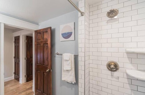 Shaw House | SHAW SuperSuite; Metro, Convention Ctr & Howard U