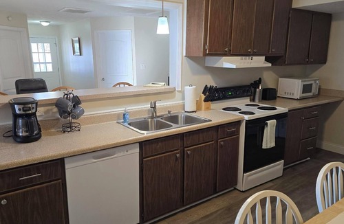 Harrisburg Apartment | Shawnee Forest Retreat, Suite A, near Garden of the Gods, Southern IL