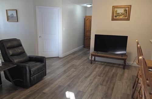 Harrisburg Apartment | Shawnee Forest Retreat, Suite A, near Garden of the Gods, Southern IL