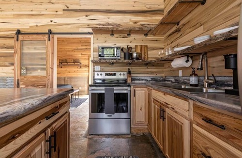 Elizabethtown House | Shawnee Forest | Riverside Tiny Cabin