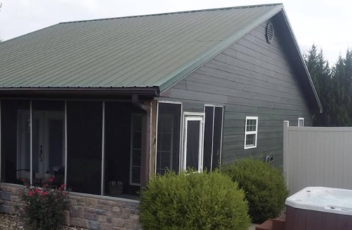 Buncombe Cabin | Shawnee National Forest Romantic Lake Cabin with Hot Tub, near Wine Trail