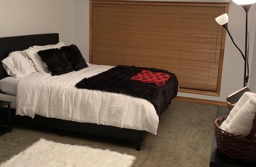 East Stroudsburg House | Shawnee Ski Resort is the golden 4 season experience!